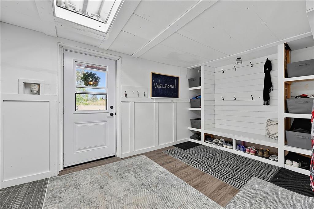 2447 Ridge Road W Property Photo 19
