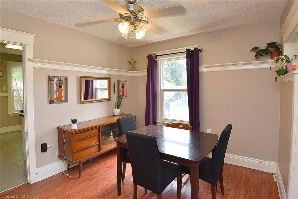 56 Barons Avenue N Property Photo 11