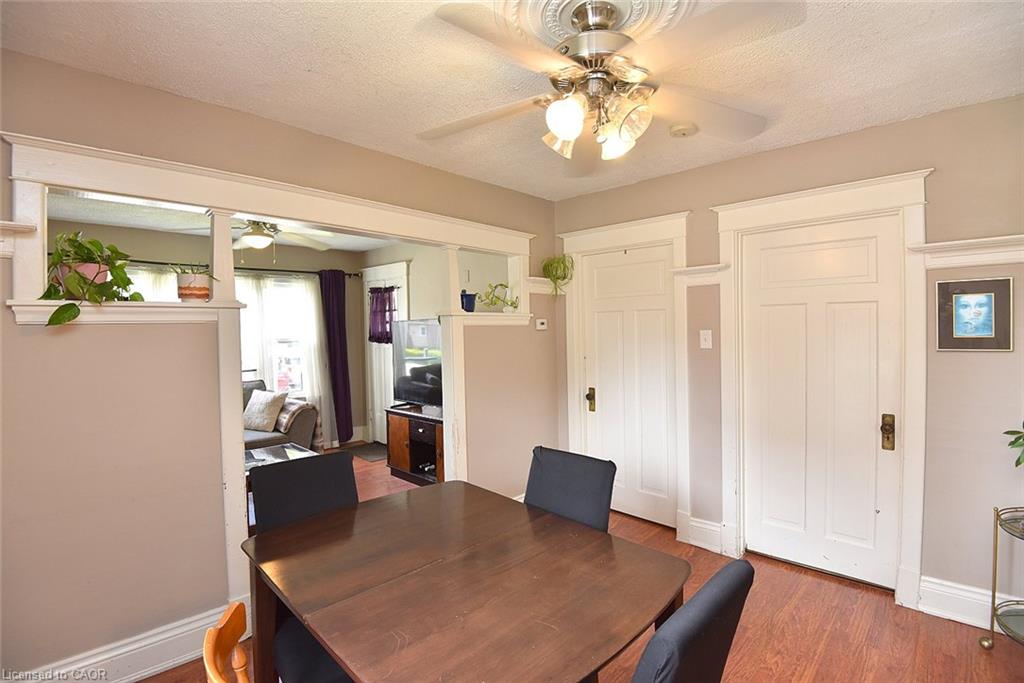 56 Barons Avenue N Property Photo 13