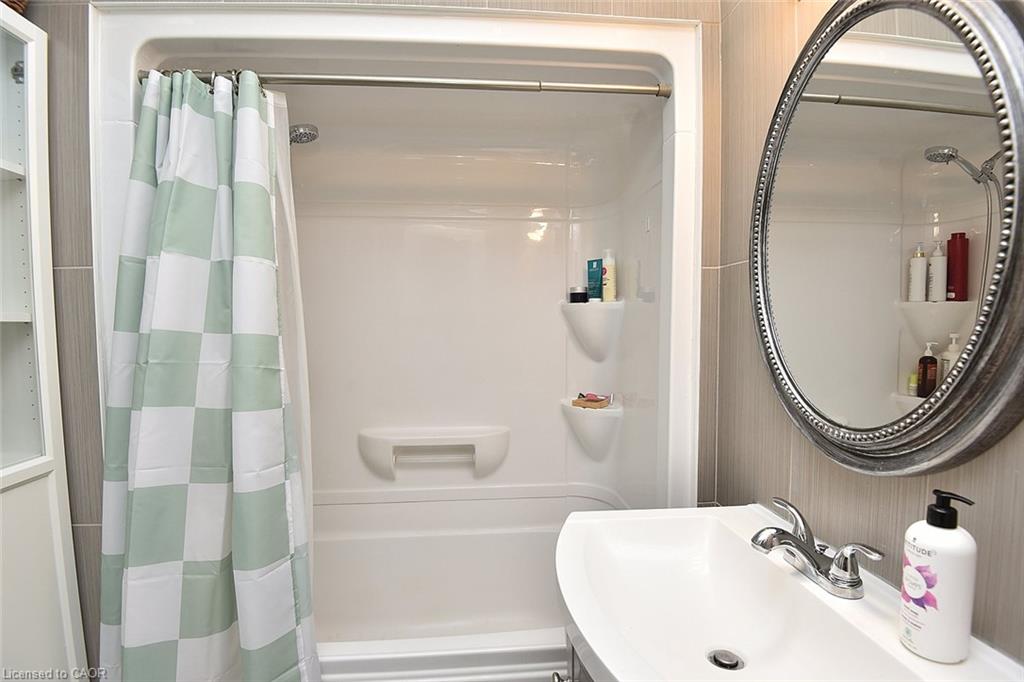 56 Barons Avenue N Property Photo 22