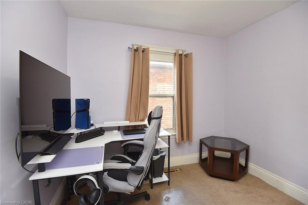 56 Barons Avenue N Property Photo 24