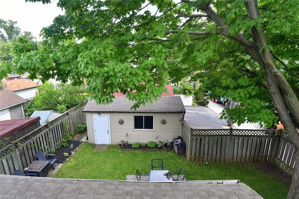 56 Barons Avenue N Property Photo 28