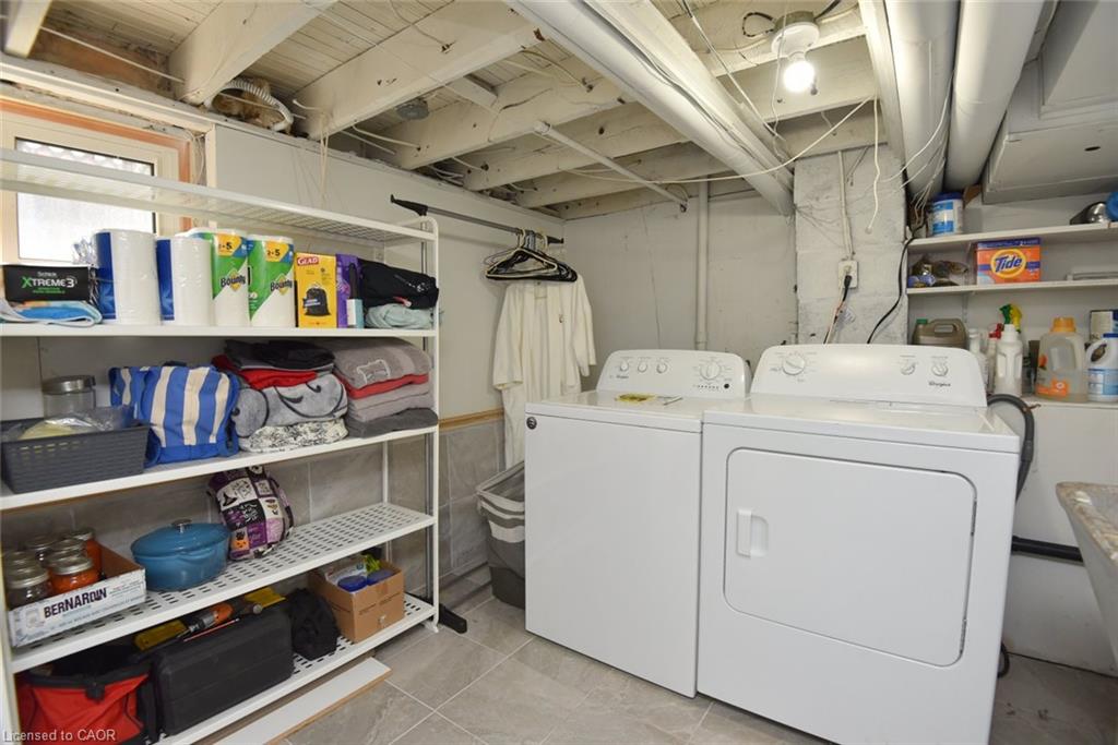 56 Barons Avenue N Property Photo 30