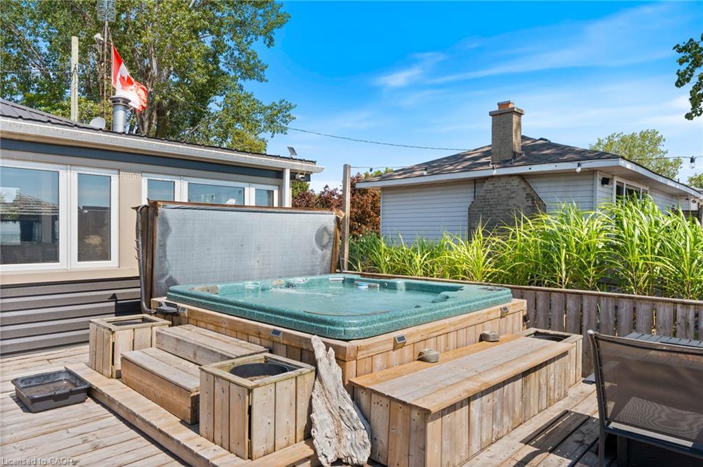 7 Woodstock Avenue Property Photo 25