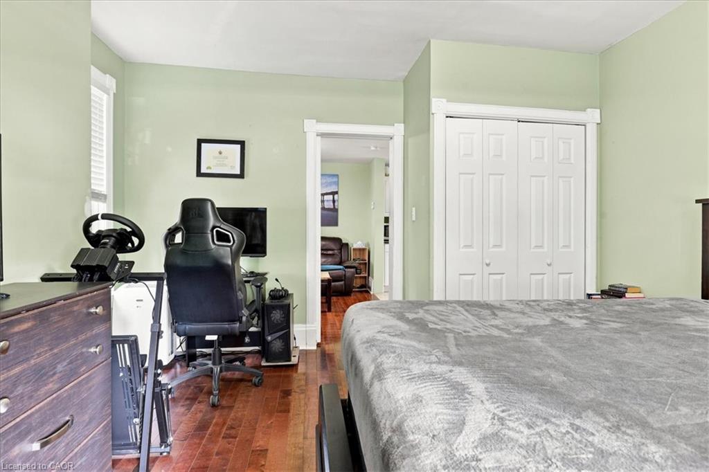 406 Duke Street W Property Photo 12