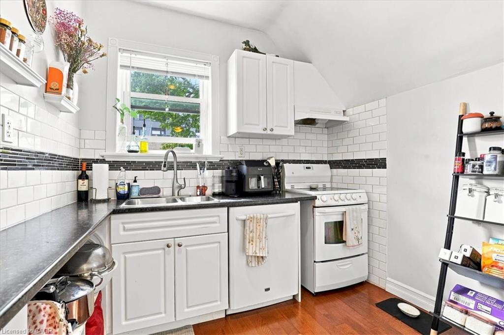 406 Duke Street W Property Photo 18