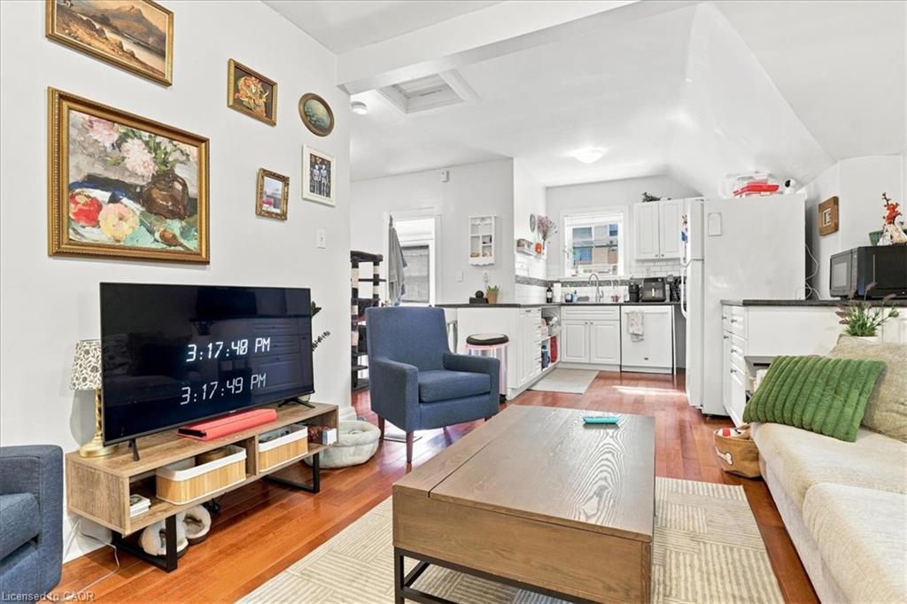 406 Duke Street W Property Photo 21