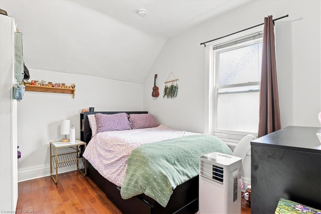 406 Duke Street W Property Photo 22