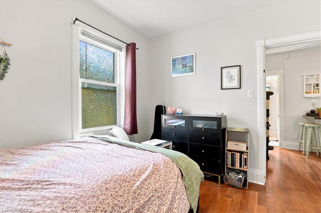 406 Duke Street W Property Photo 23