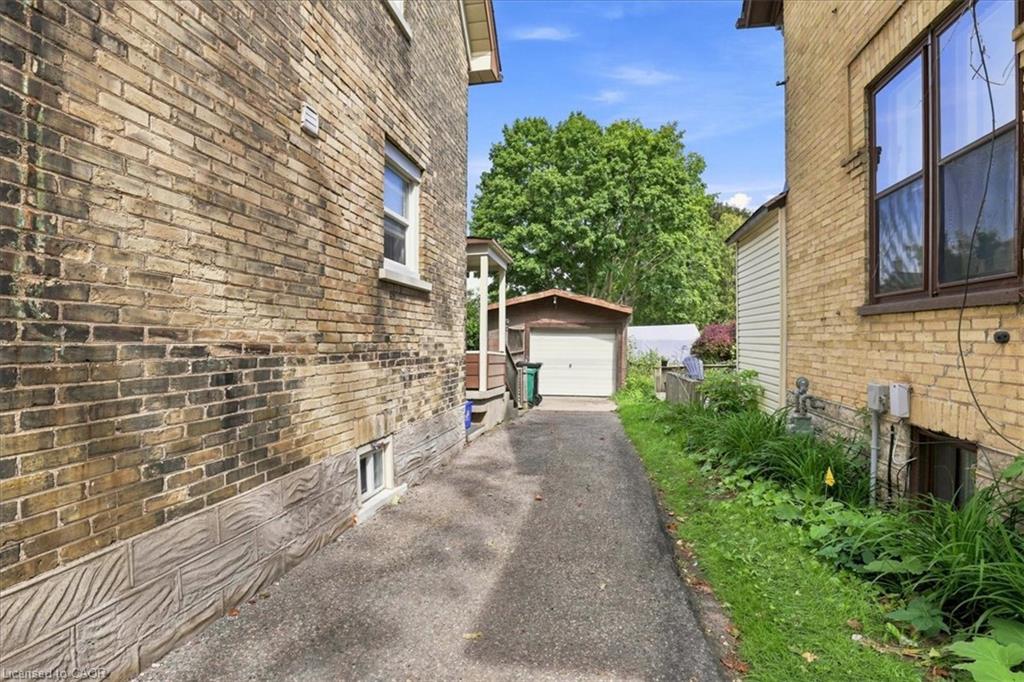 406 Duke Street W Property Photo 26