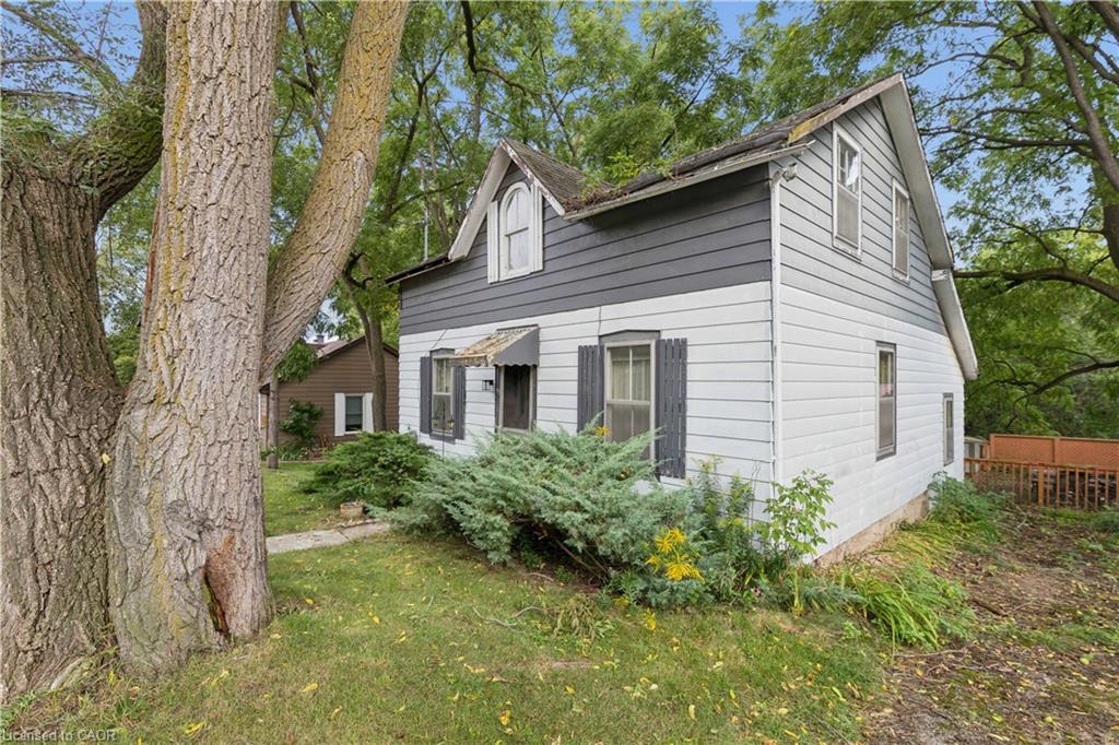 53 Capron Street Property Photo 3