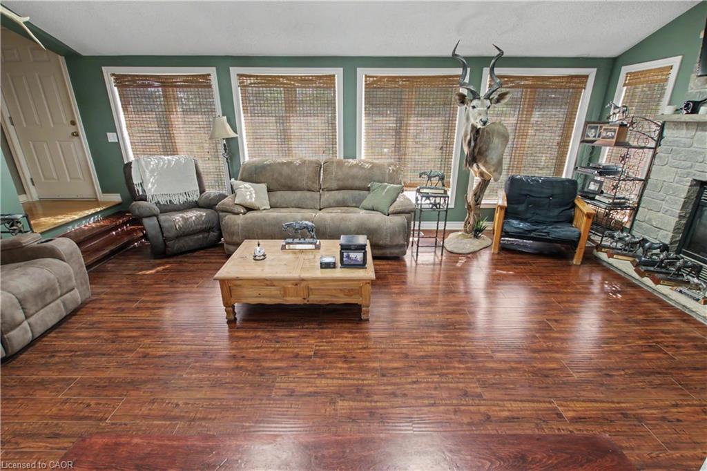 5030 Blackheath Road Property Photo 7