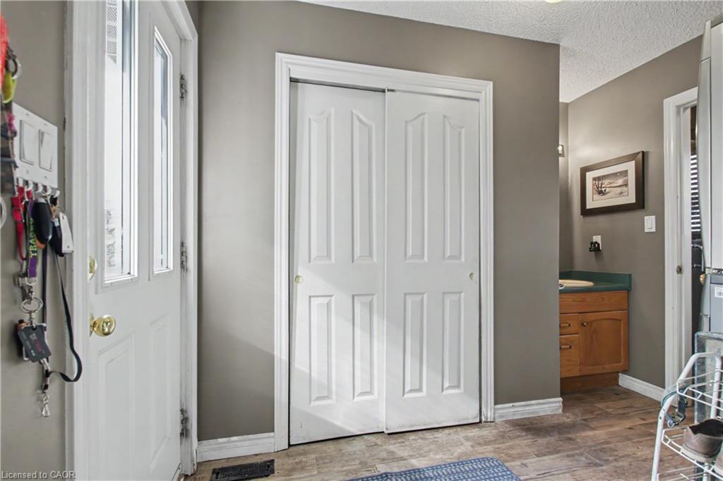 5030 Blackheath Road Property Photo 13