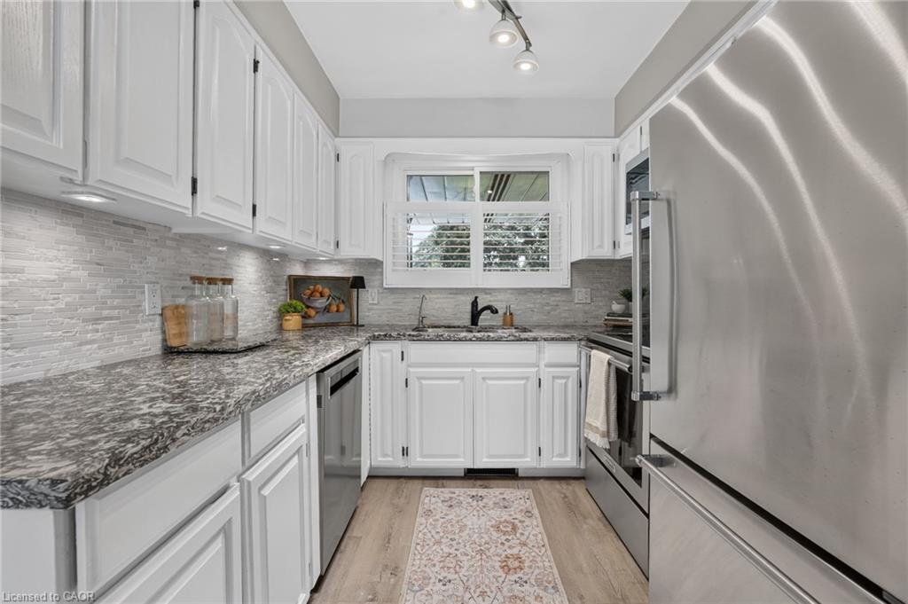 16 Elk Street Property Photo 12