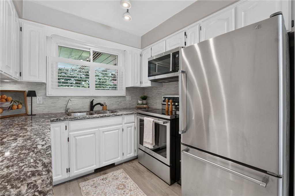 16 Elk Street Property Photo 13