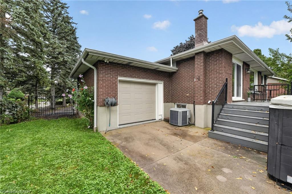 16 Elk Street Property Photo 40