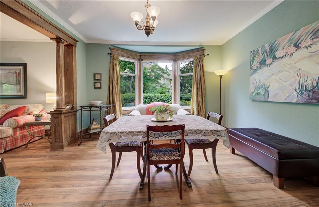 46 Ellen Street W Property Photo 13