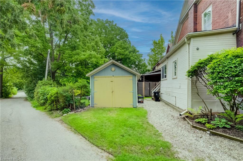46 Ellen Street W Property Photo 37