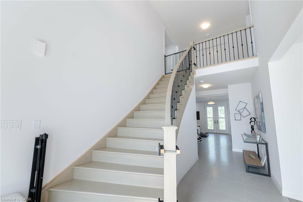 127 Court Drive Property Photo 6