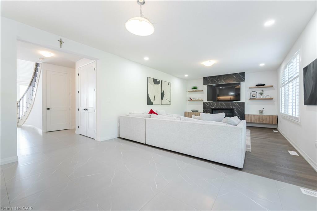 127 Court Drive Property Photo 15