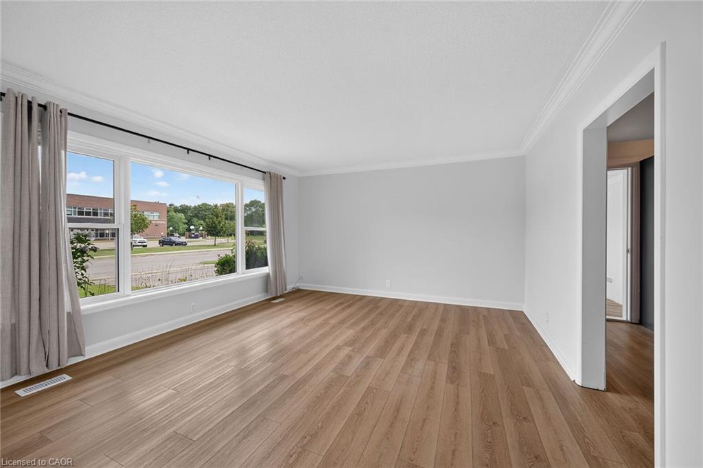 316 Fairview Avenue W Property Photo 7