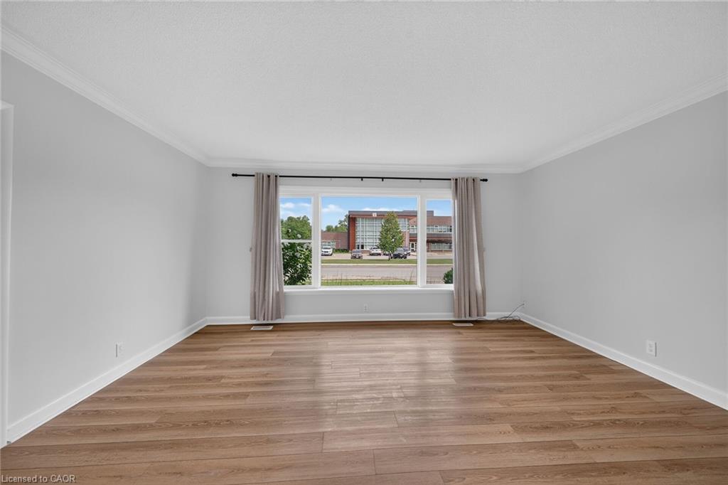 316 Fairview Avenue W Property Photo 8