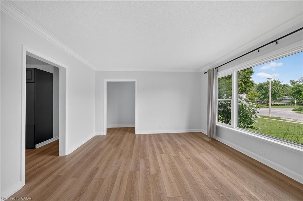 316 Fairview Avenue W Property Photo 9