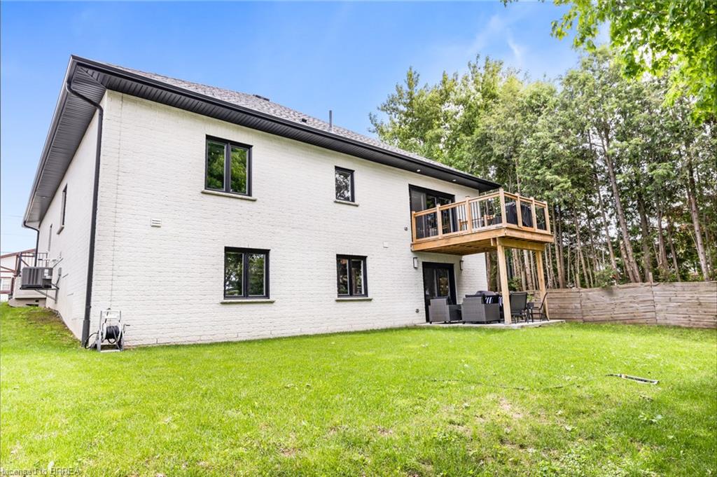 442 James Street Property Photo 30