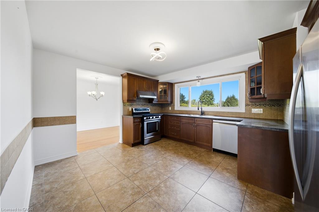 435 Parkside Drive Property Photo 14