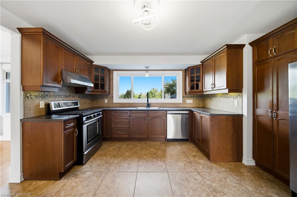 435 Parkside Drive Property Photo 15