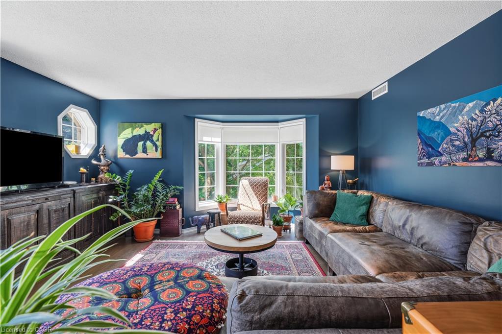 302-216a Plains Road W Property Photo 8