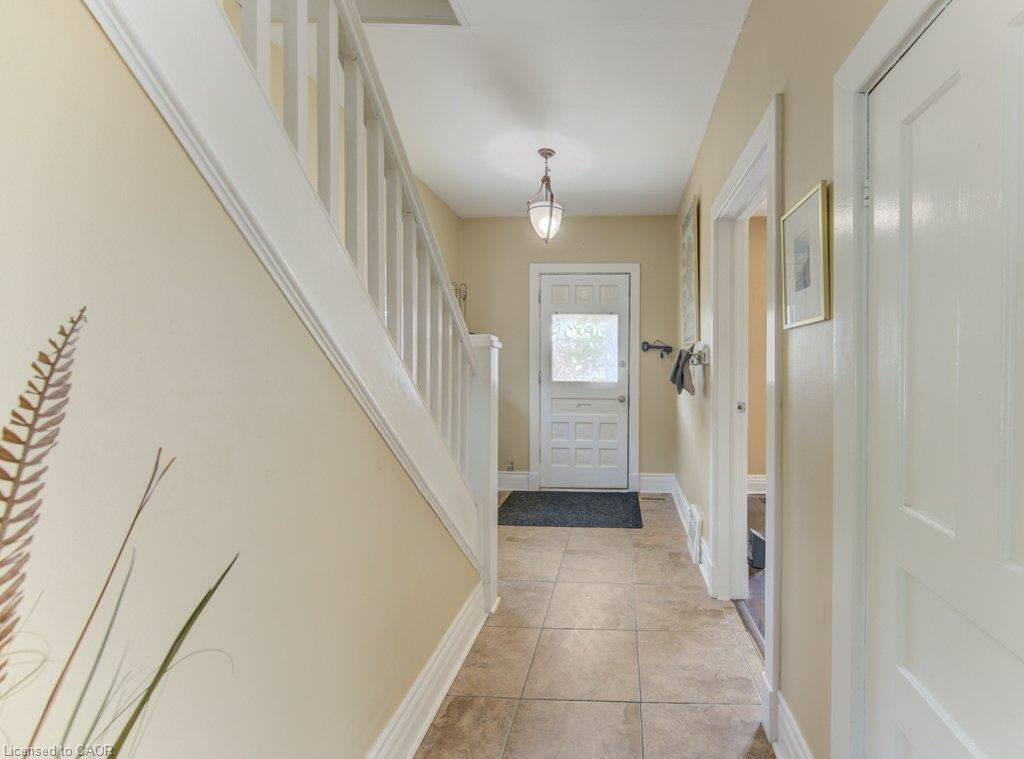 271 London Road W Property Photo 4