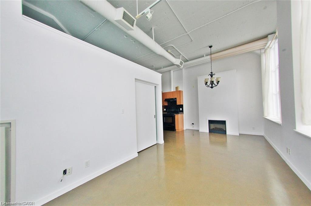 328-410 King Street W Property Photo 10