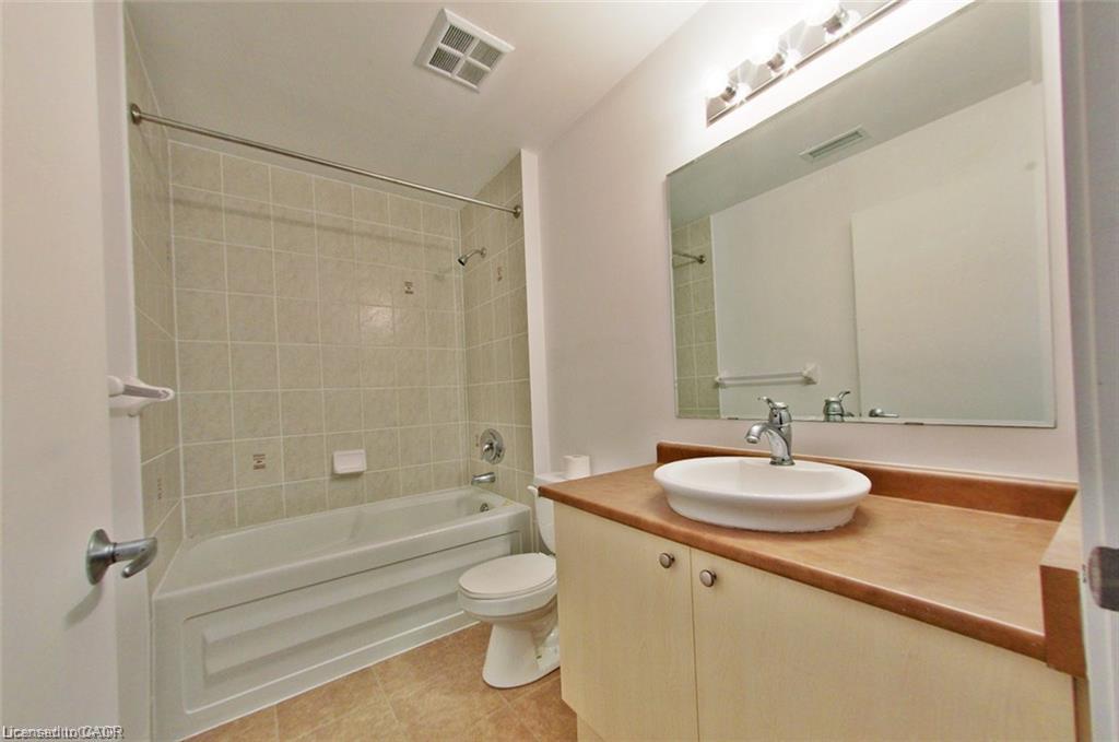 328-410 King Street W Property Photo 18
