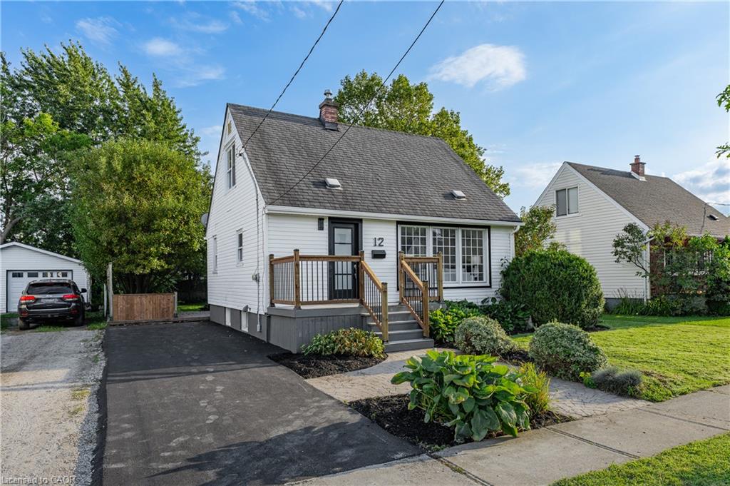 12 Admiral Road Property Photo 1