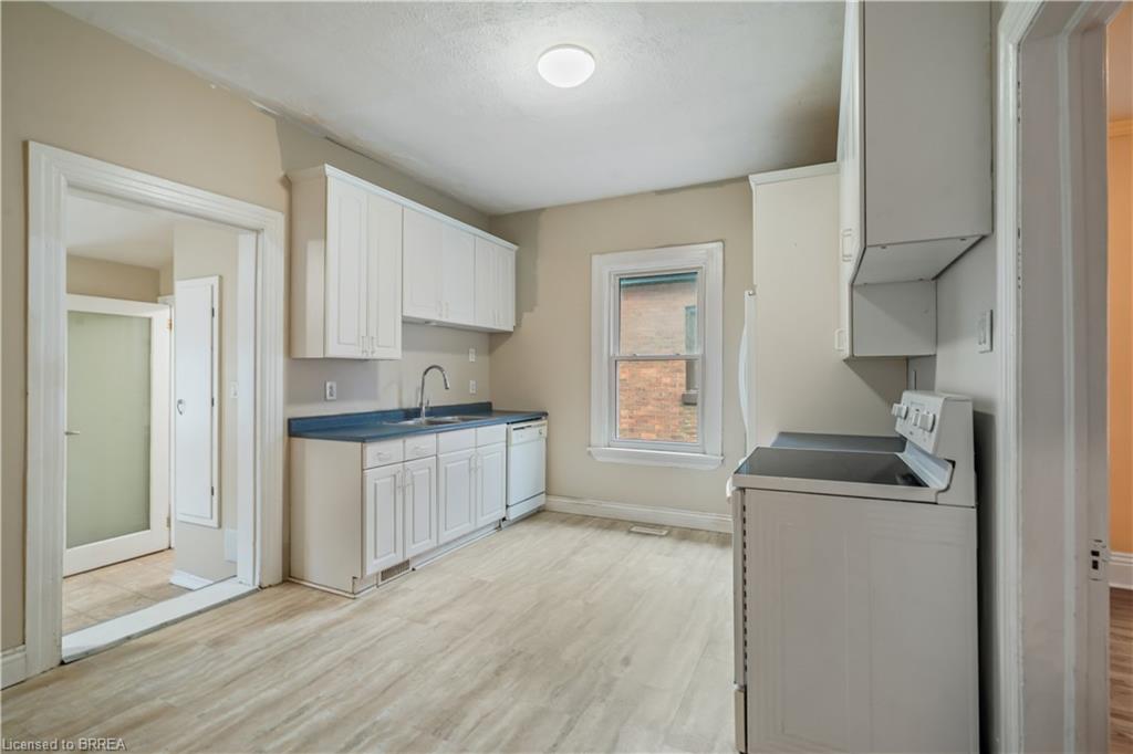 25 Alonzo Street Property Photo 23