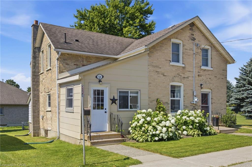 520 Elma Street W Property Photo 1