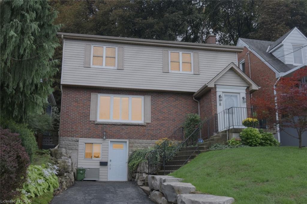 8 Kingsway Drive Property Photo 3
