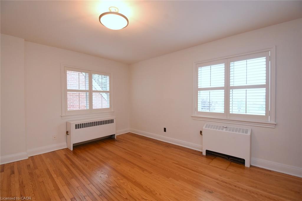 8 Kingsway Drive Property Photo 21