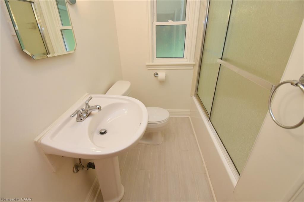 8 Kingsway Drive Property Photo 31
