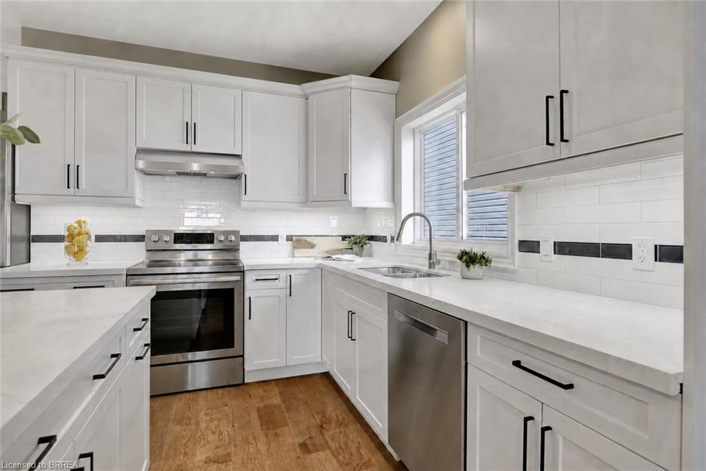 227 Lafayette Street E Property Photo 2