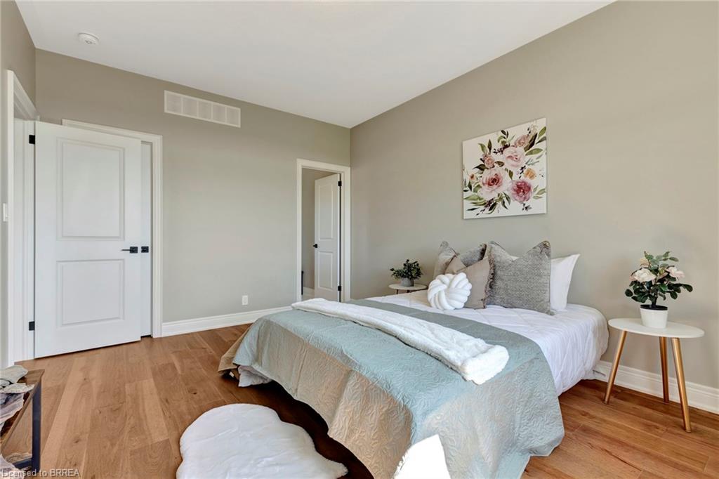 227 Lafayette Street E Property Photo 9