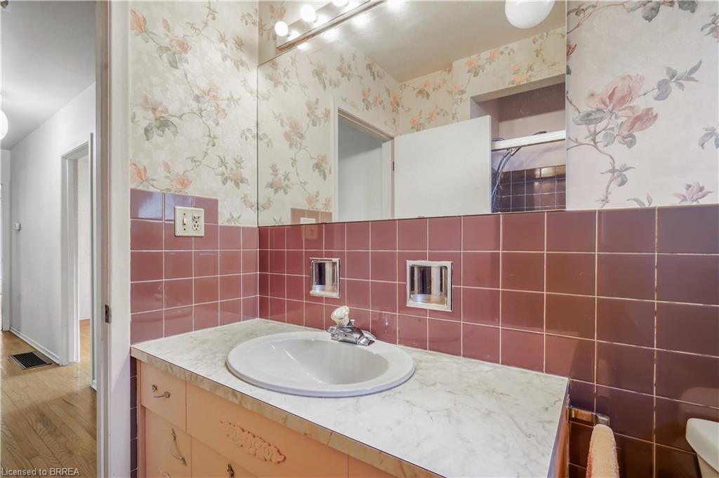 4 Waddington Street Property Photo 28