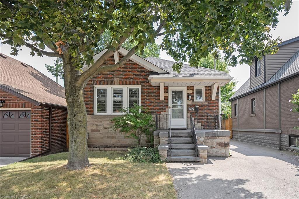 65 Kenilworth Avenue S Property Photo 1