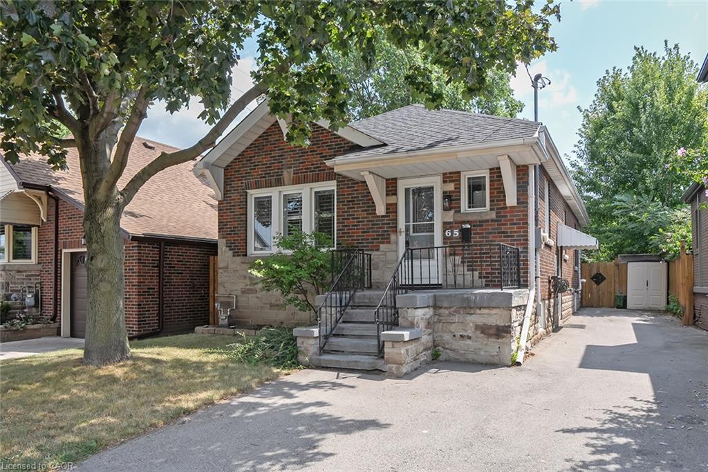 65 Kenilworth Avenue S Property Photo 2