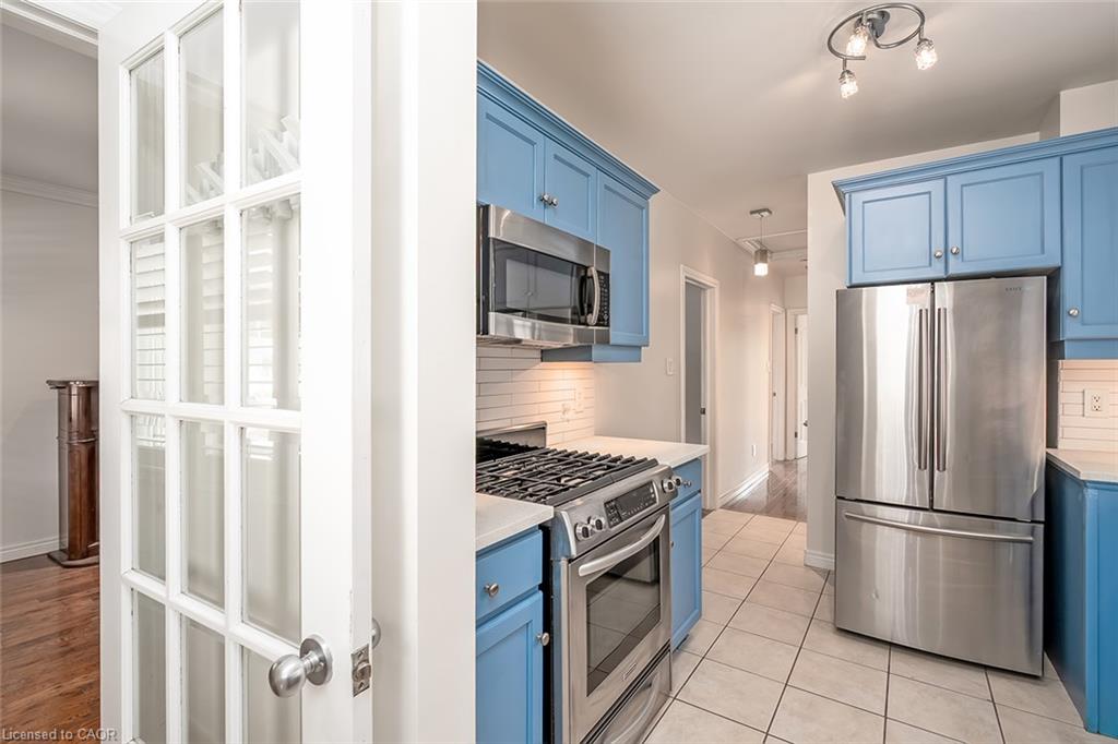 65 Kenilworth Avenue S Property Photo 4