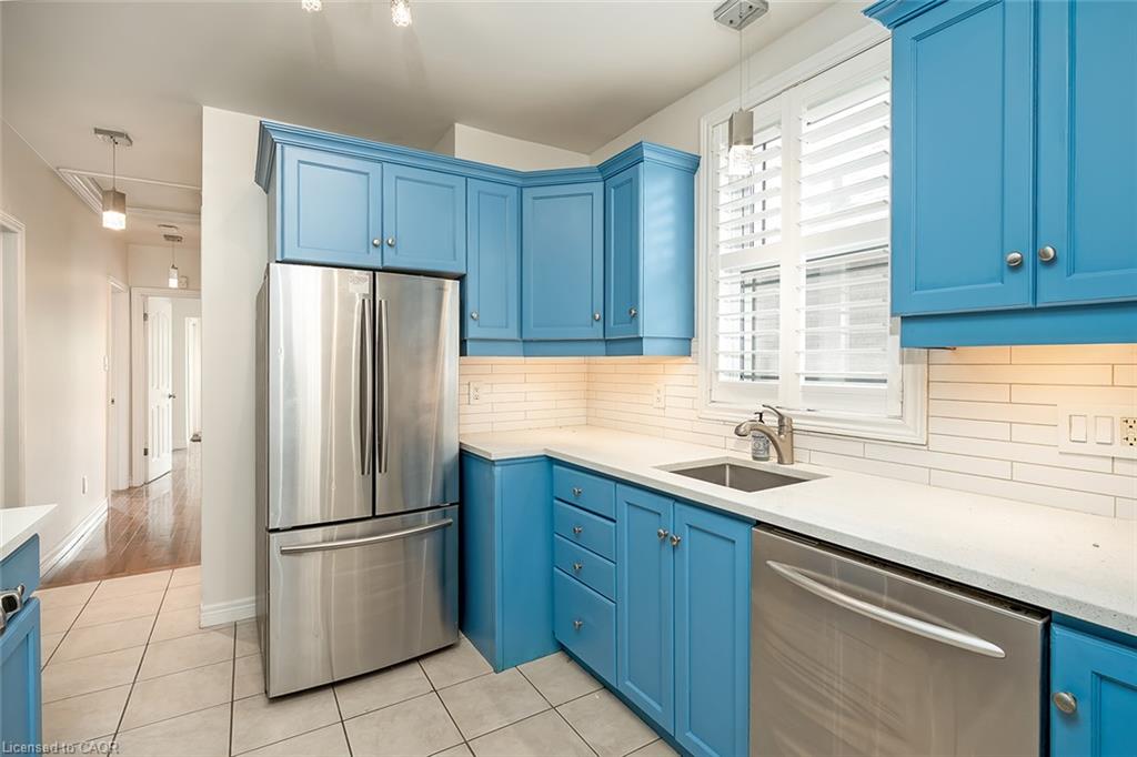 65 Kenilworth Avenue S Property Photo 6
