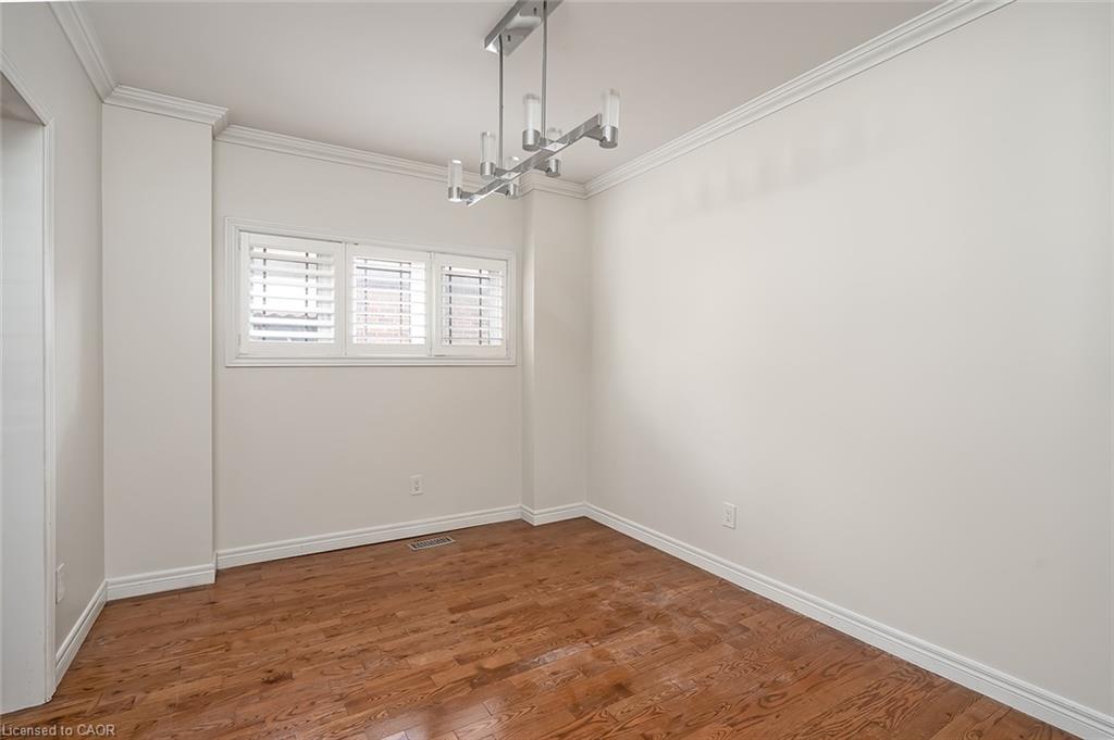 65 Kenilworth Avenue S Property Photo 14