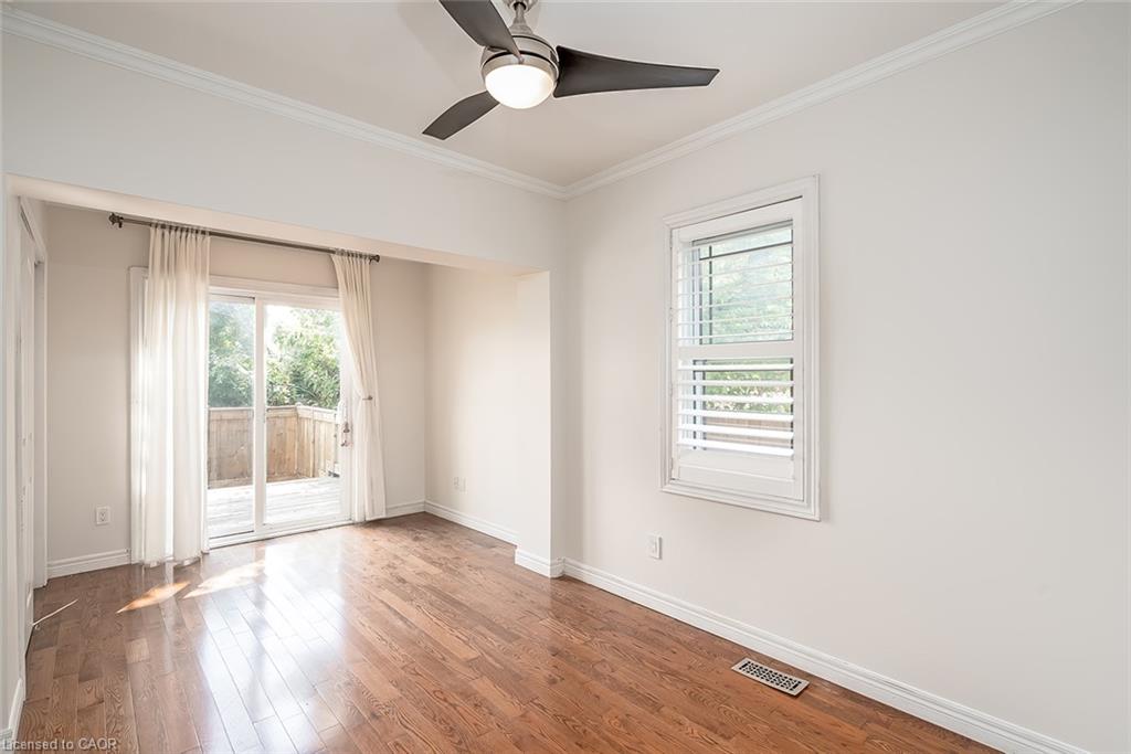65 Kenilworth Avenue S Property Photo 17