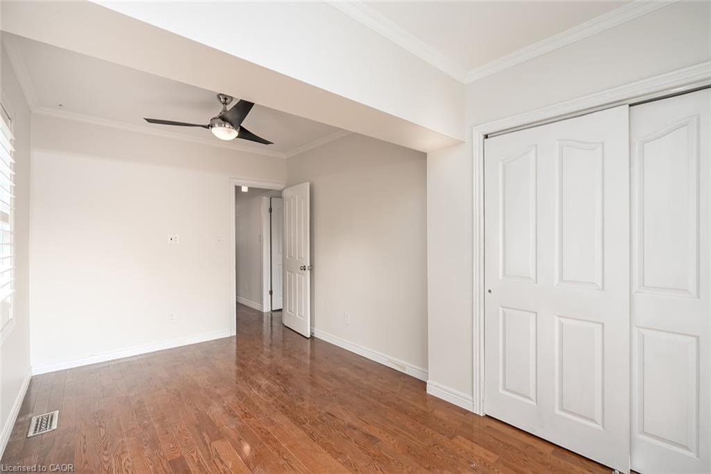65 Kenilworth Avenue S Property Photo 19